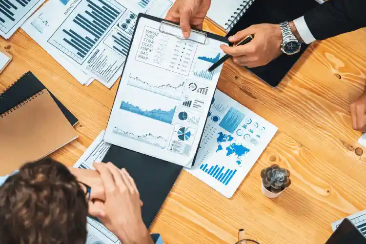 How Organizations Gain Insight from Data: Four Steps and Four Analytics Types
